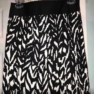The Limited Black & White Print Skirt Sz 2